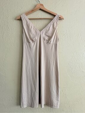 Vanity Fair Nude V-Neck Slip